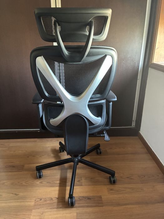 Cadeira de escritório ergonómica de malha com suporte lombar, encosto alto, apoio braços ajustavel