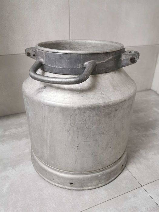 Vintage duża aluminiowa kanka konwia na mleko, donica na kwiaty