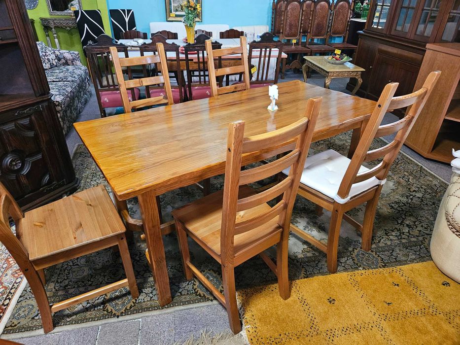 Mesa em madeira maciça - Só a mesa as cadeiras são à parte