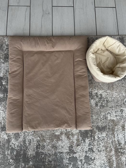 Пеленальний матрац та кошик для памперсів