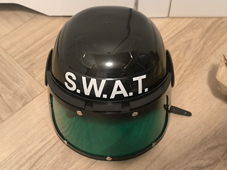 Zestaw akcesoriów kostiumowych S.W.A.T + odznaka policyjna