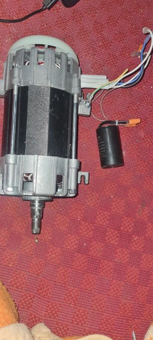Silnik do cylkularki 230v