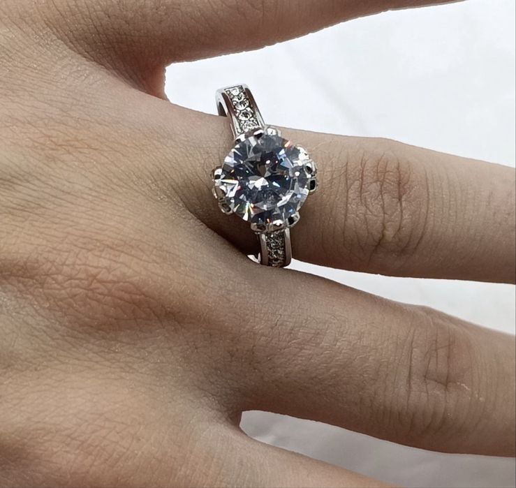 Anel de prata e zirconia 5,5g