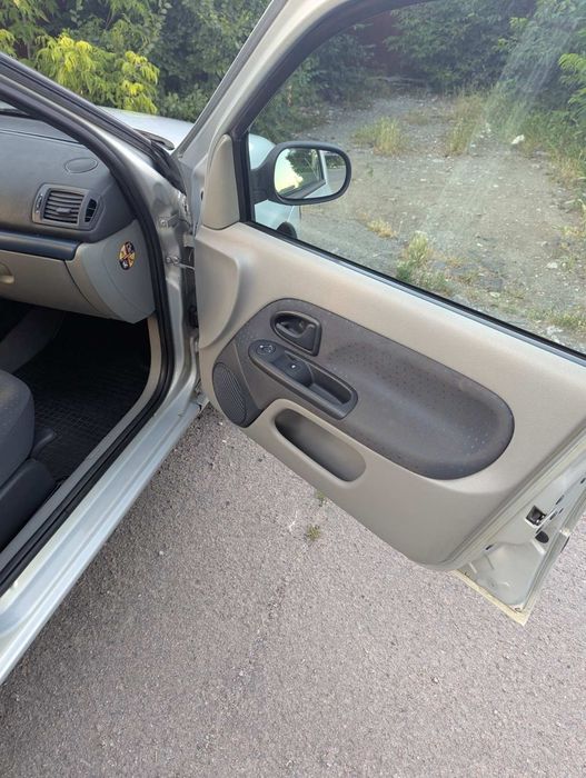 Renault Clio 1.2 бензин