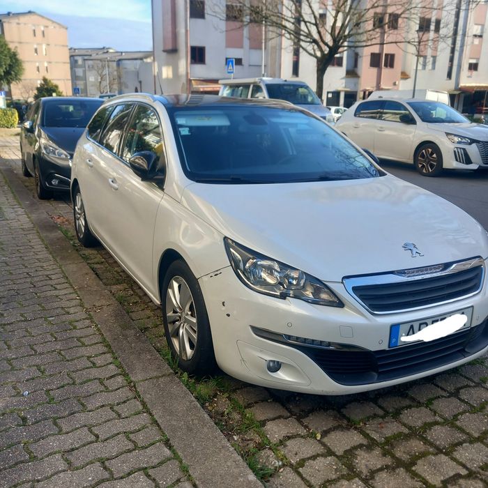 Pegeut 308 SW 2015 super económica