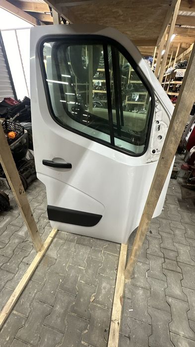 Двері ліві праві Renault Master