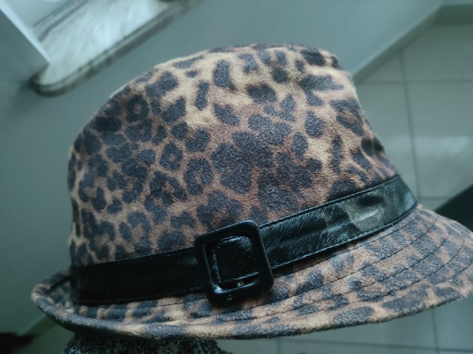 Kapelusz w panterkę