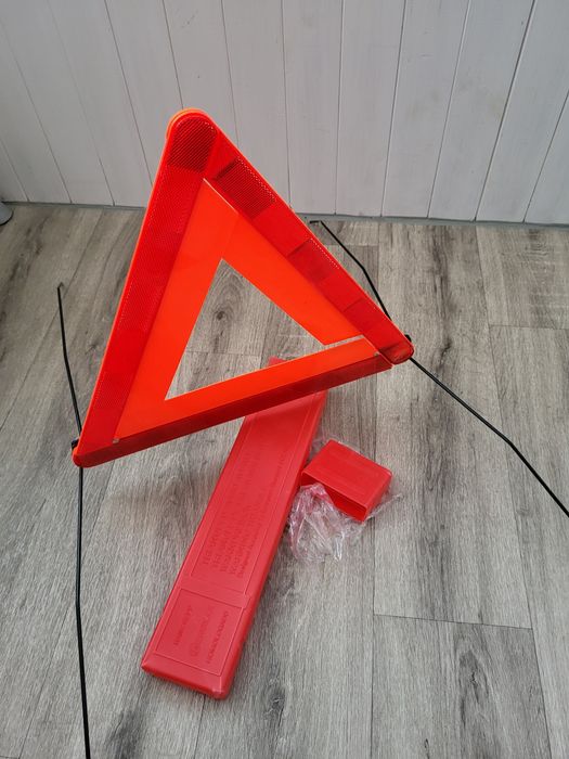 Знак аварійної зупинки, трикутник