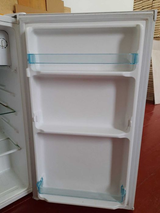 Холодильник Elenberg MR-101 однокамерный  б/у