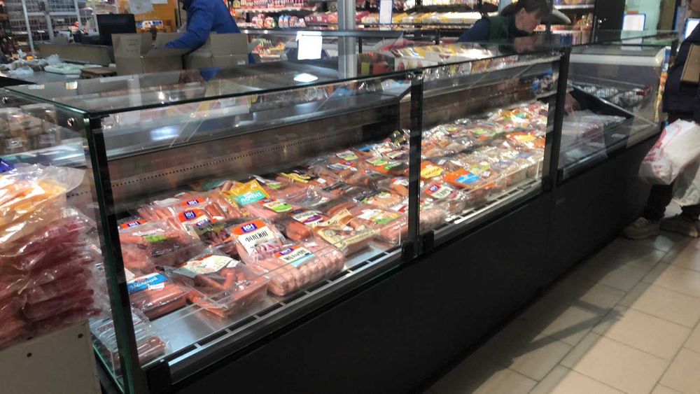 Морозильные лари. Холодильные витрины. Стеллажи. Кассы. Наличие