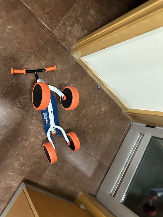 Triciclo sem pedais - bicicleta infantil