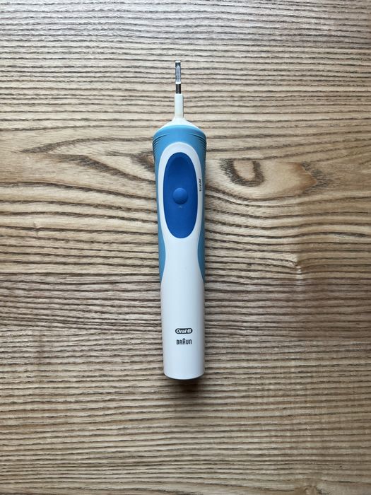 Електрична зубна щітка Oral-B Vitality з посиленим акумулятором