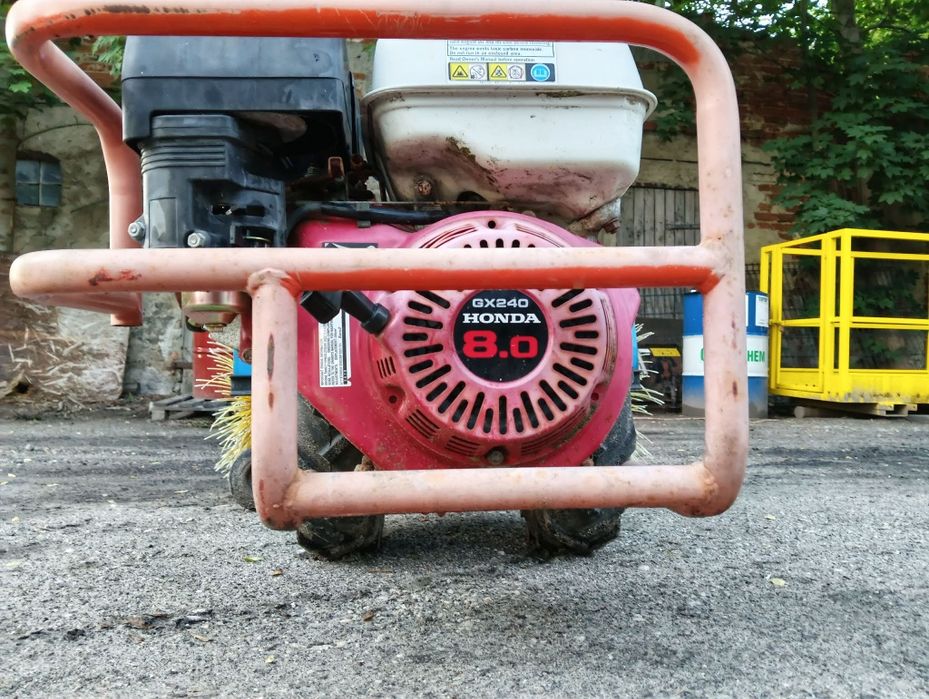 Dzik - zamiatarka BCS 710 ( HONDA )- traktorek jednoosiowy