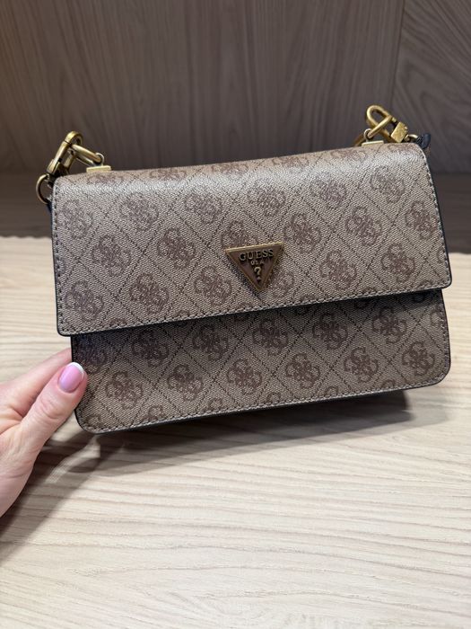 Torebka beżowa Guess