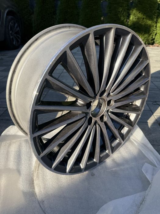 Felga Mercedes C klasa W206 - srebrna