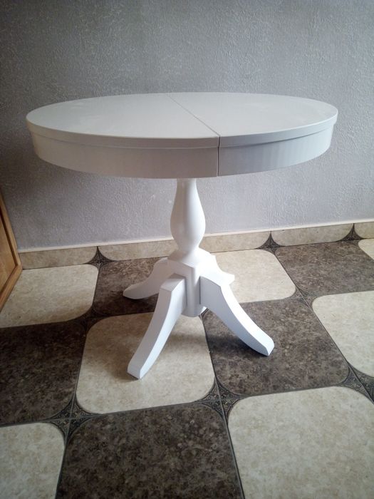 Стіл дерев'яний круглий