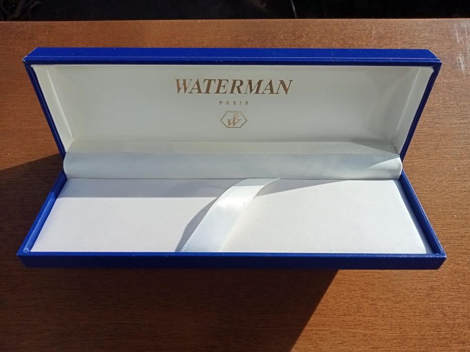 Caixas antigas para canetas