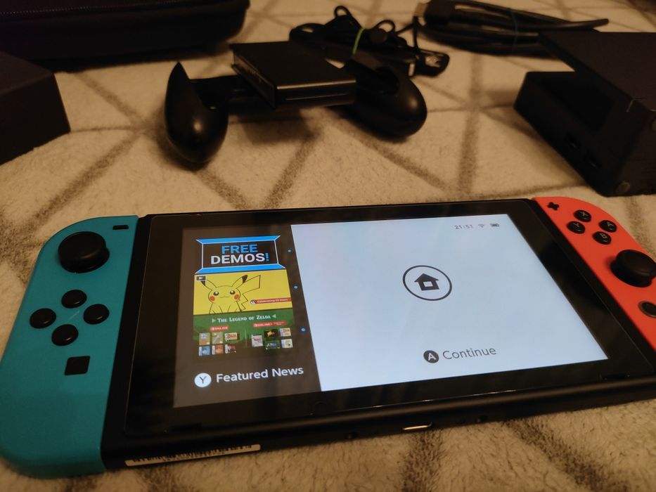 Nintendo Switch + etui + karta pamięci+ szyba