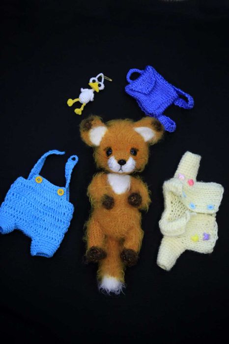 Лисенок в одежках с рюкзачком