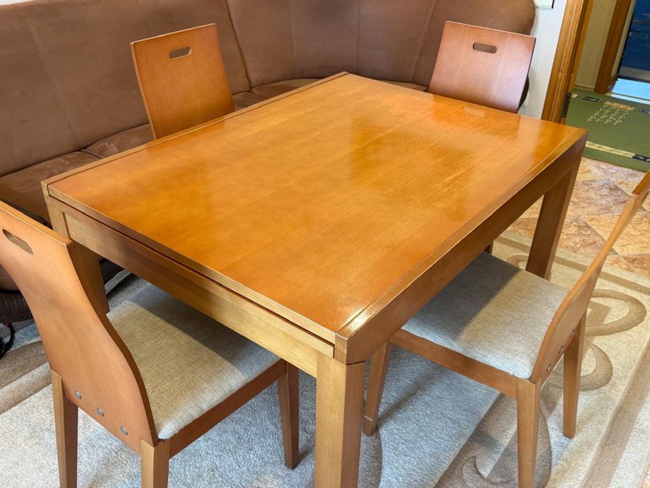 Стіл кухонний