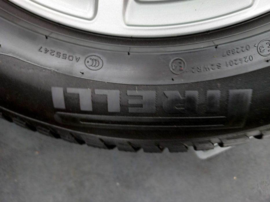 Opony Zimowe 17 cali 225/60/17 "PIRELLI SCOTTOZERO 3"