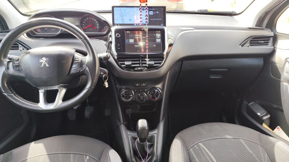 Peugeot 208 1.2 gasolina 2015