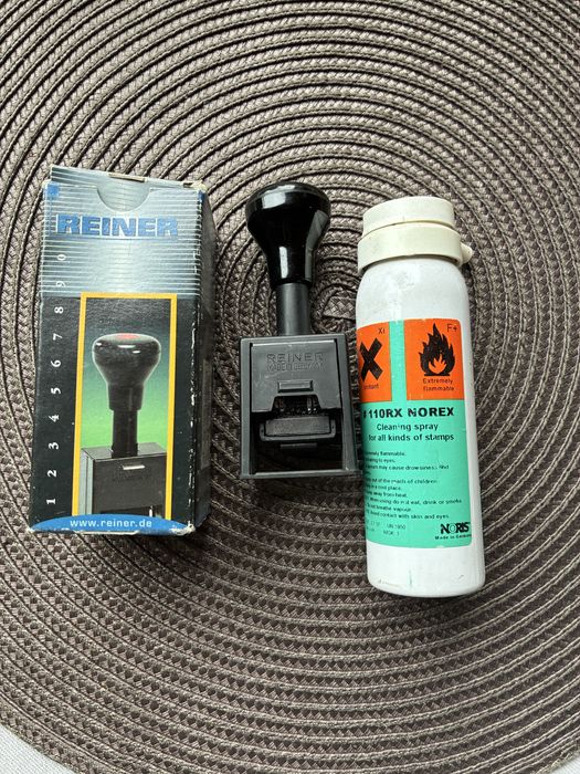 Reiner datownik metalowy, tusz i spray do czyszczenia