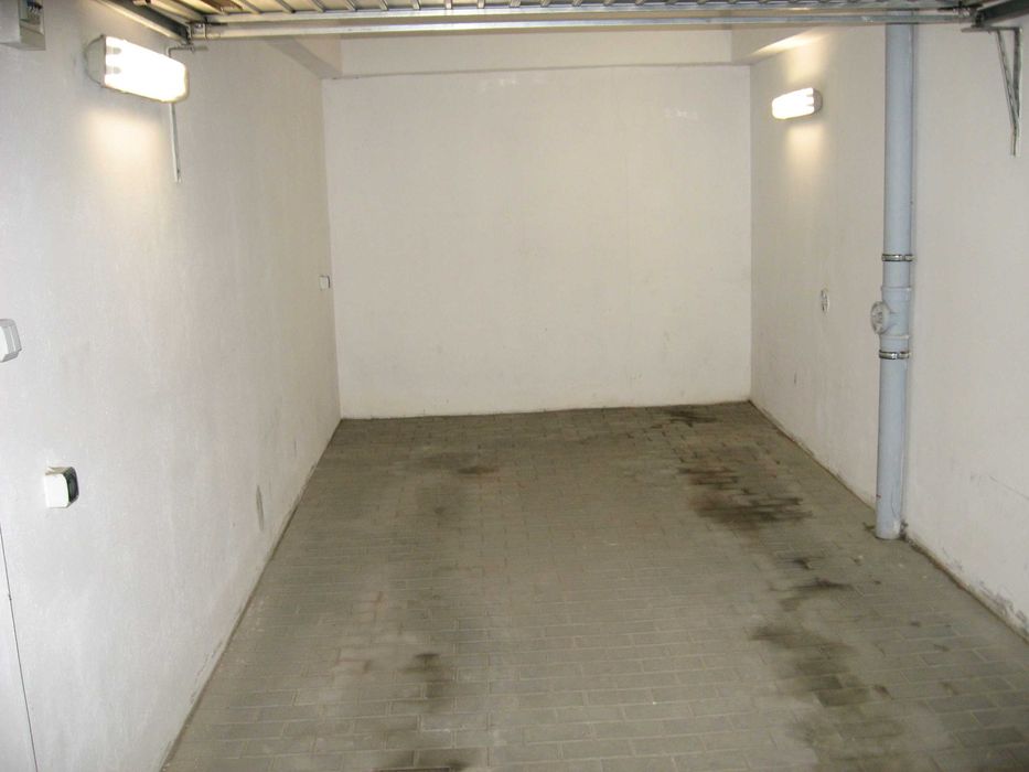 Wynajme garaz podziemny Bohaterow Monte Cassino 11