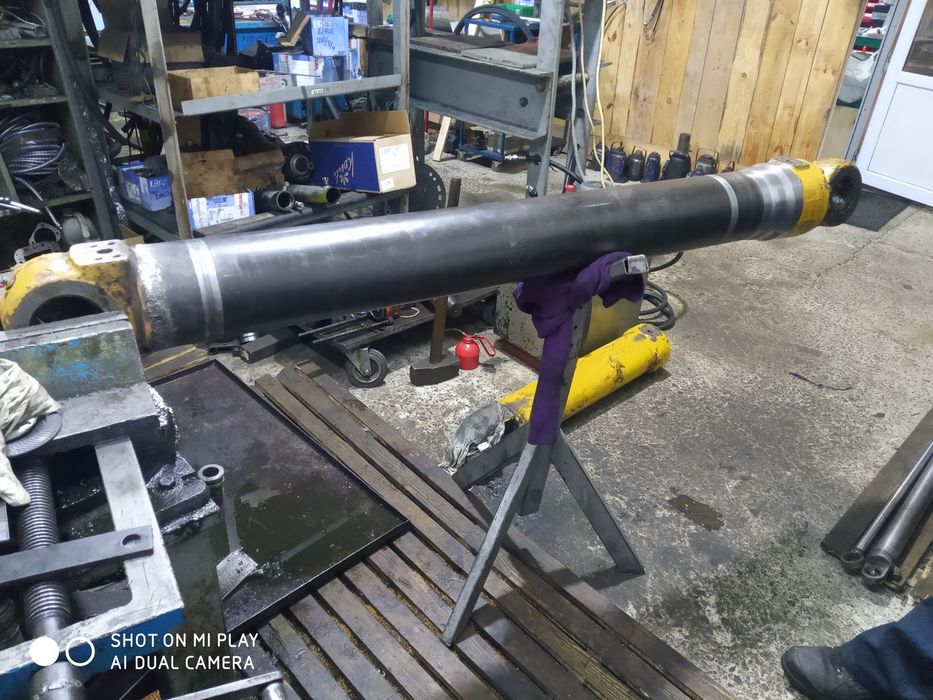 Ремонт гідроциліндрів JCB, CAT, Manitou...