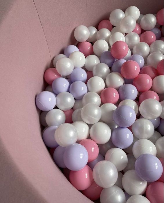 Сухий ігровий басейн . Кульки . Дитячий манеж .