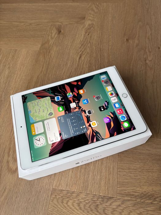 Idealny iPad Pro 9,7 128 GB CELLULAR SILVER w PERFEKCYJNYM stanie!