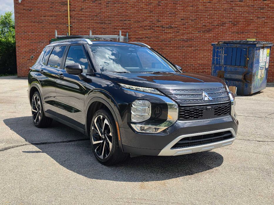 Mitsubishi Outlander SEL      2022