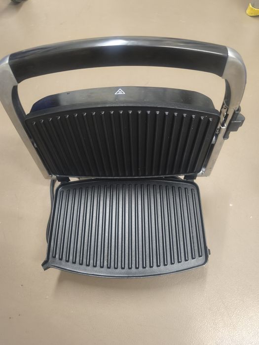 Sanduicheira BECKEN BCG-1384