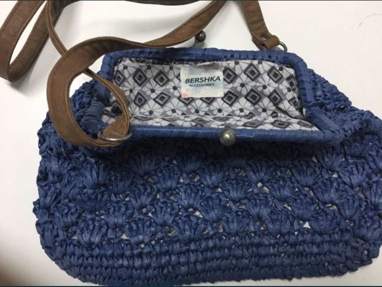 Bolsa palha com alça imitacao pele