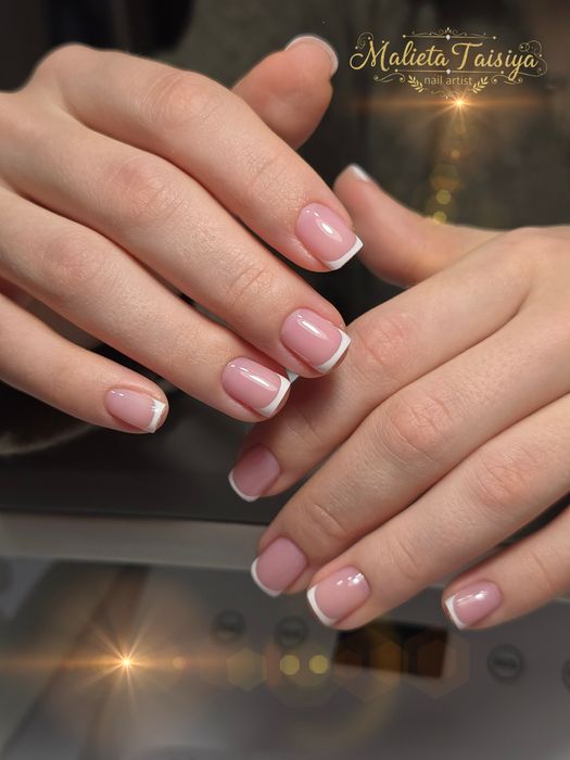 “Професійний манікюр та педикюр: ідеальні нігті для вашого стилю!”