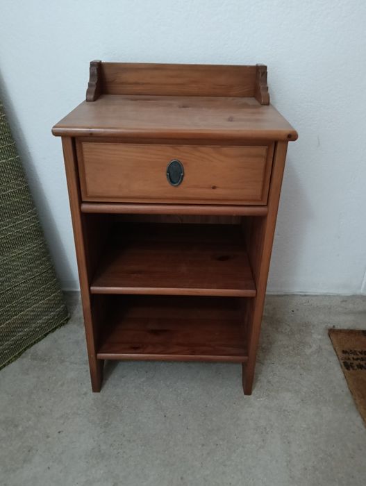Mesa de cabeceira (vintage) do IKEA