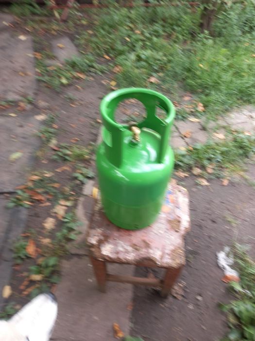 продам газовый баллон с туристическим краником в
