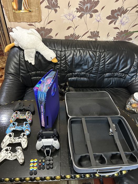 Sony PlayStation 5 Blu-Ray + комплект Max Plus