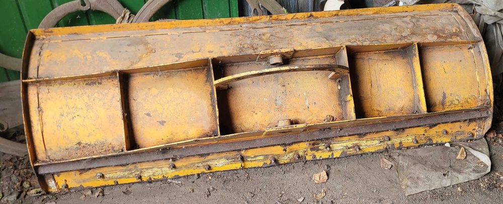 ЛОПАТА ОТВАЛ ширина 1.8 м . гідравліка в комплекті