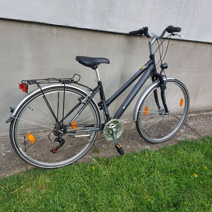 Велосипед  жіночий. Колеса 26" все працює.