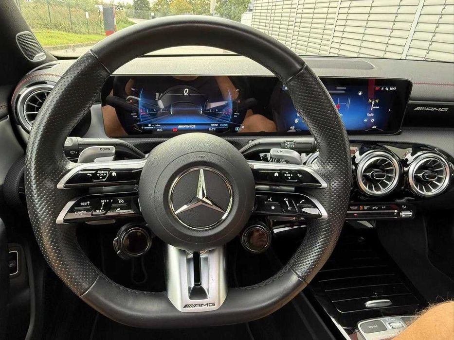 Mercedes-Benz CLA 35 AMG