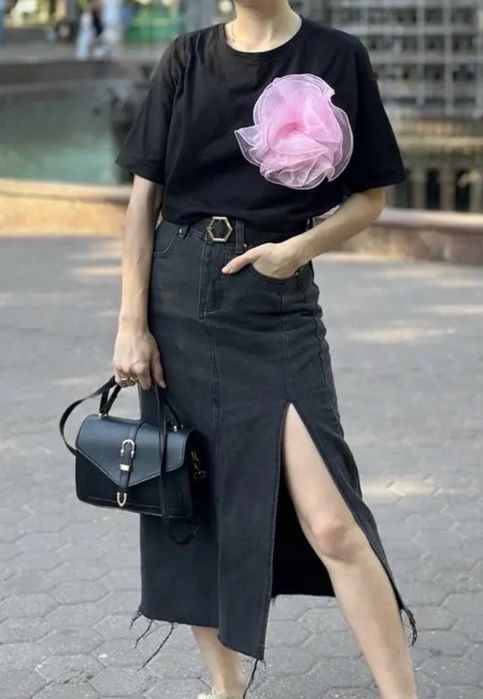 Чорна джинсова спідниця