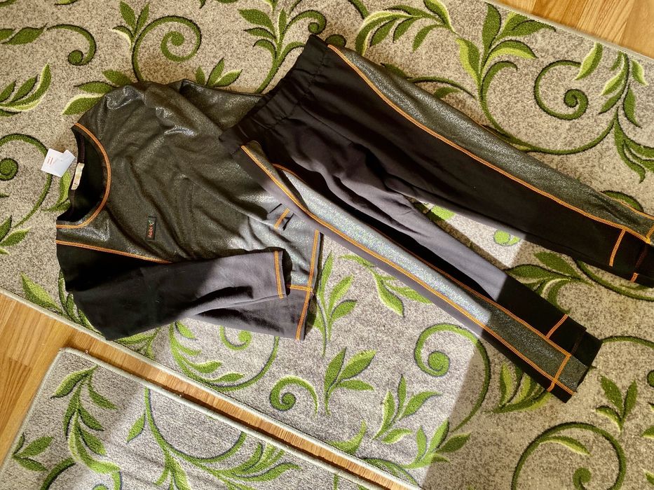 Жіночий костюм , розмір М