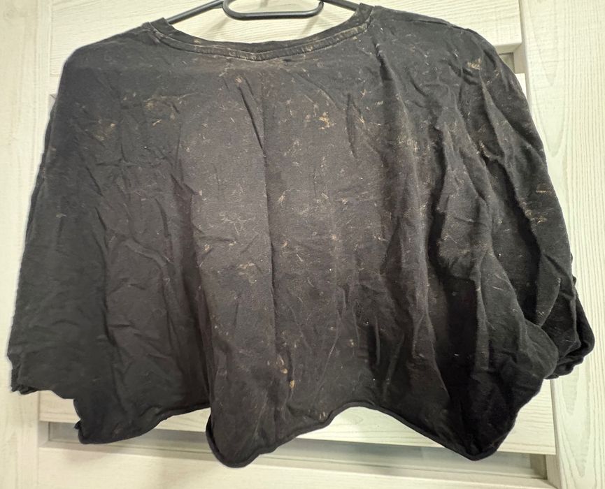 Czarny T-shirt crop top  – Vintage Acid Wash Look