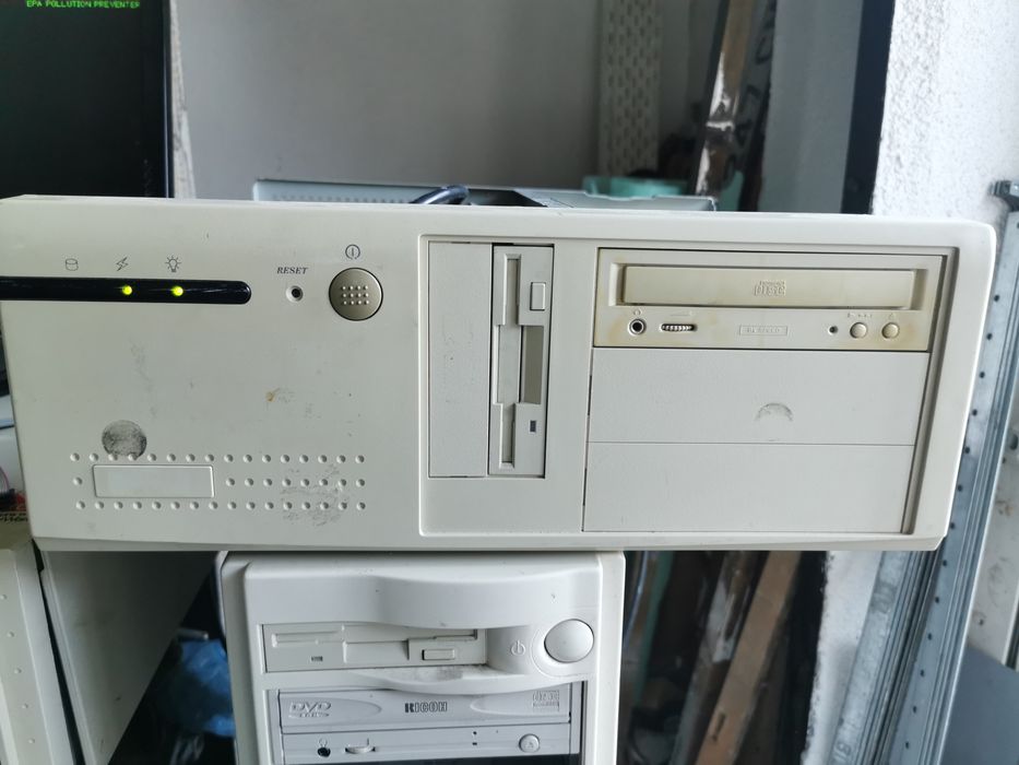 Stary komputer  retro pc pentium 133