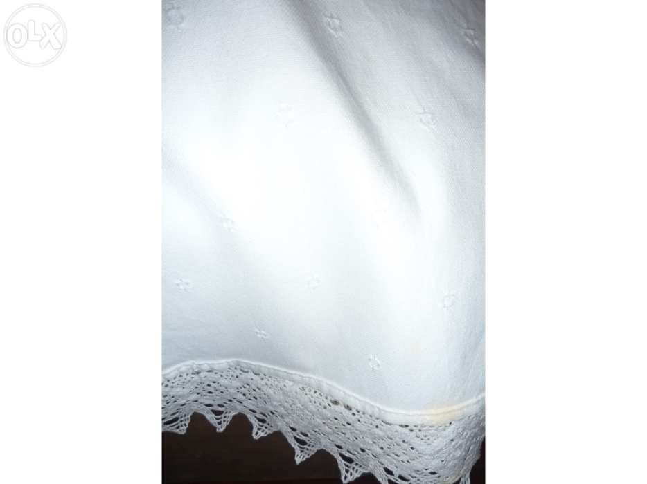 Camilha em algodão branca com renda