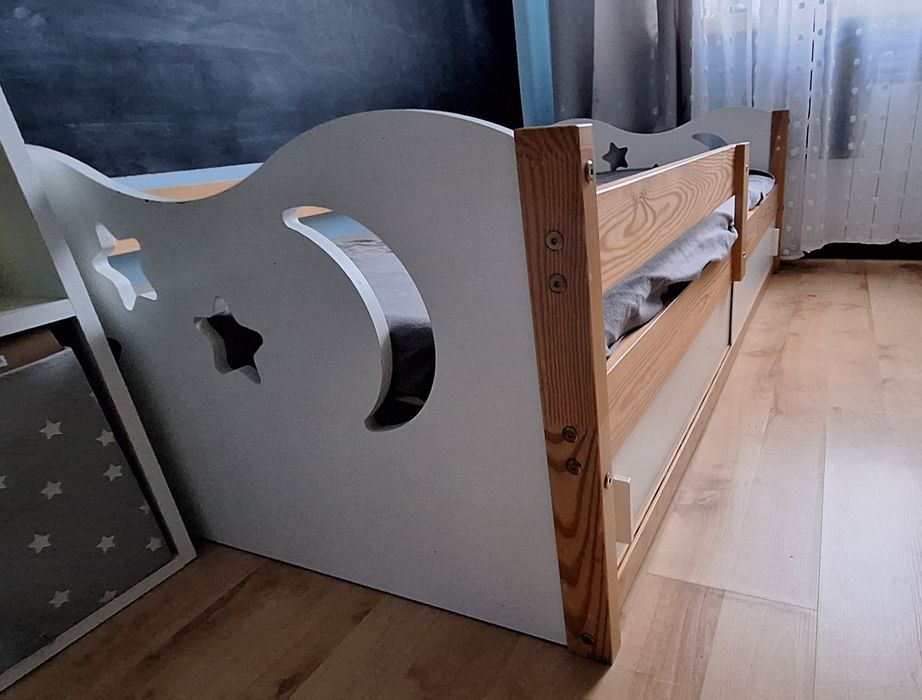 Łóżko dziecięce z materacem160 x 80