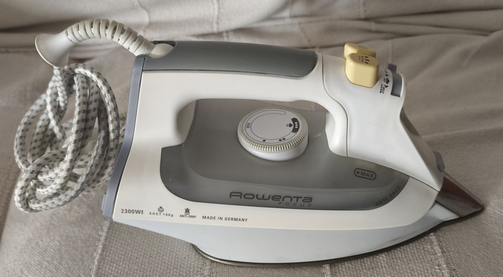 Ferro de engomar:1800w e 2300w