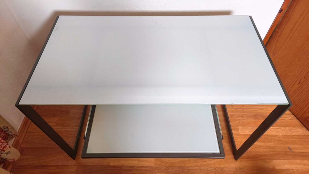 Mesa secretária de computador