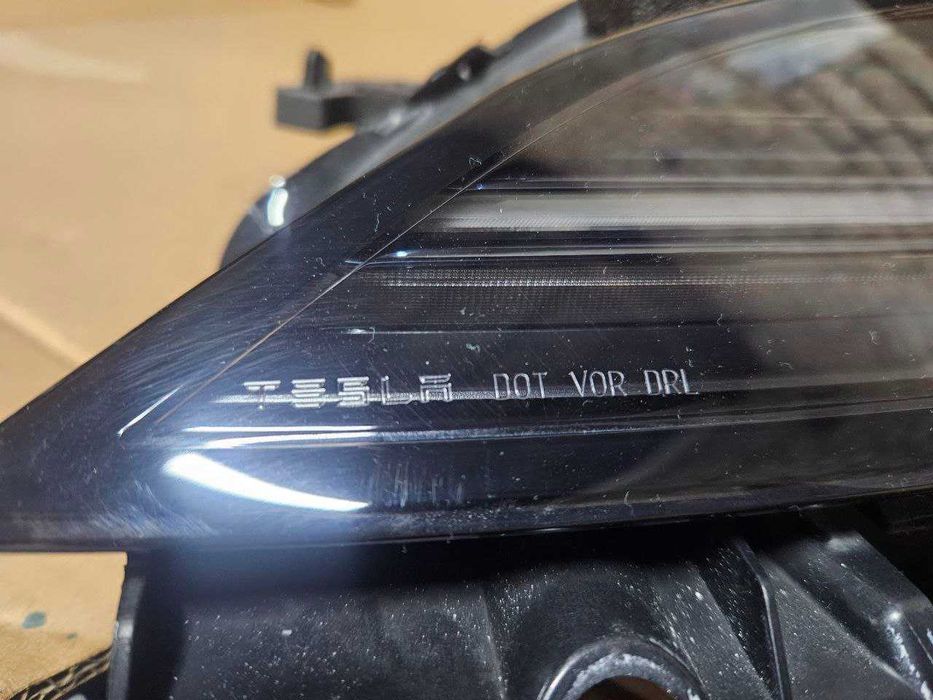 Фара левая Tesla Model 3 Highland оригинал